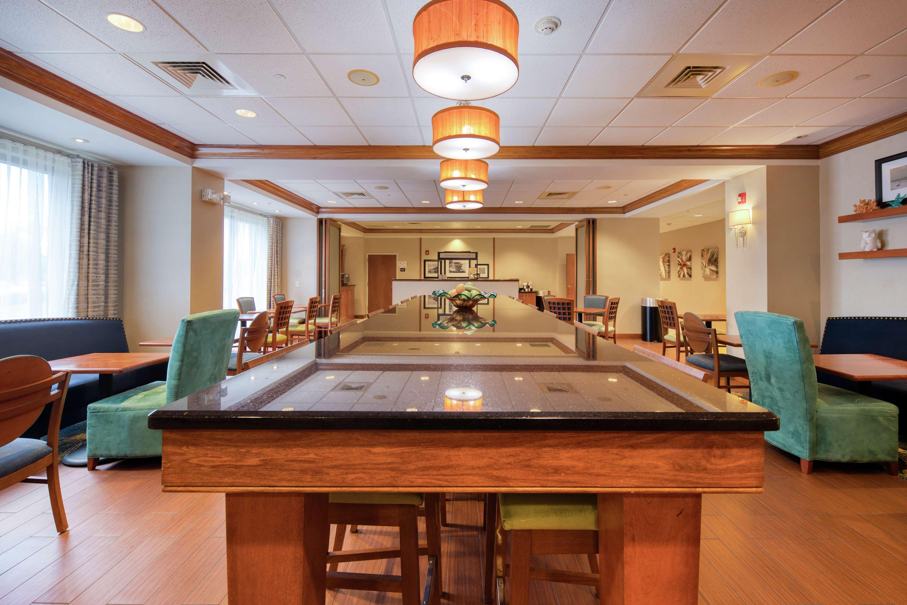 Hotel Hampton Area 3*