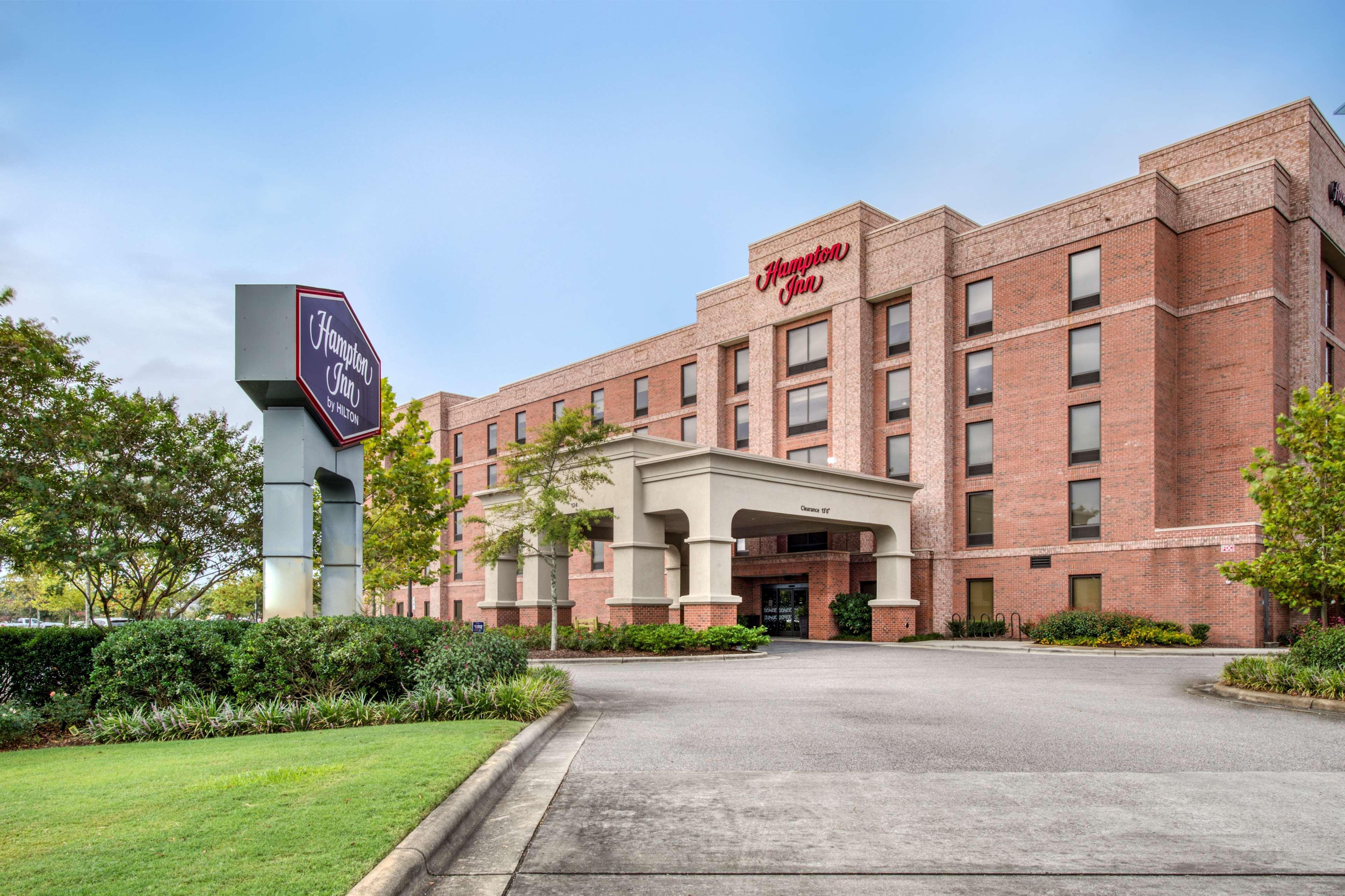 Hampton Area Hotel