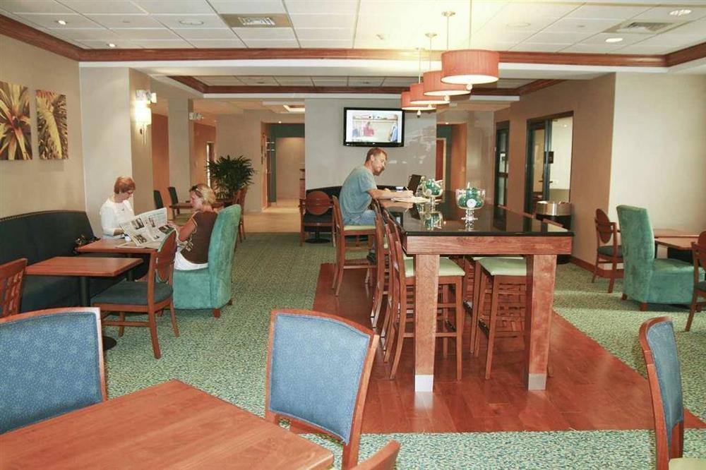 Hotel Hampton Area 3*