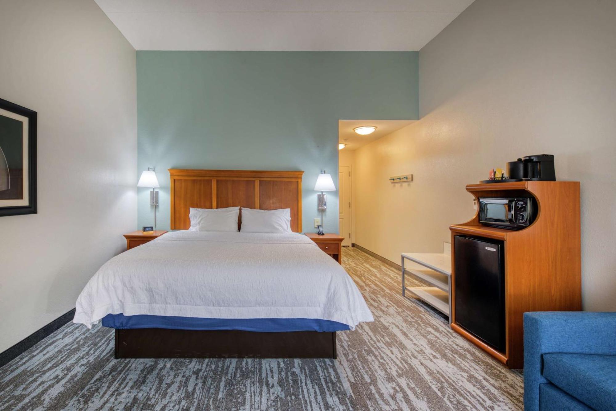 Hampton Area Hotel 3*