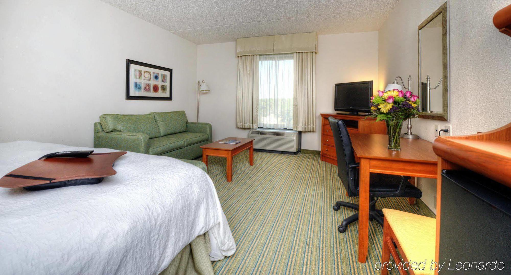 Hampton Area Hotel