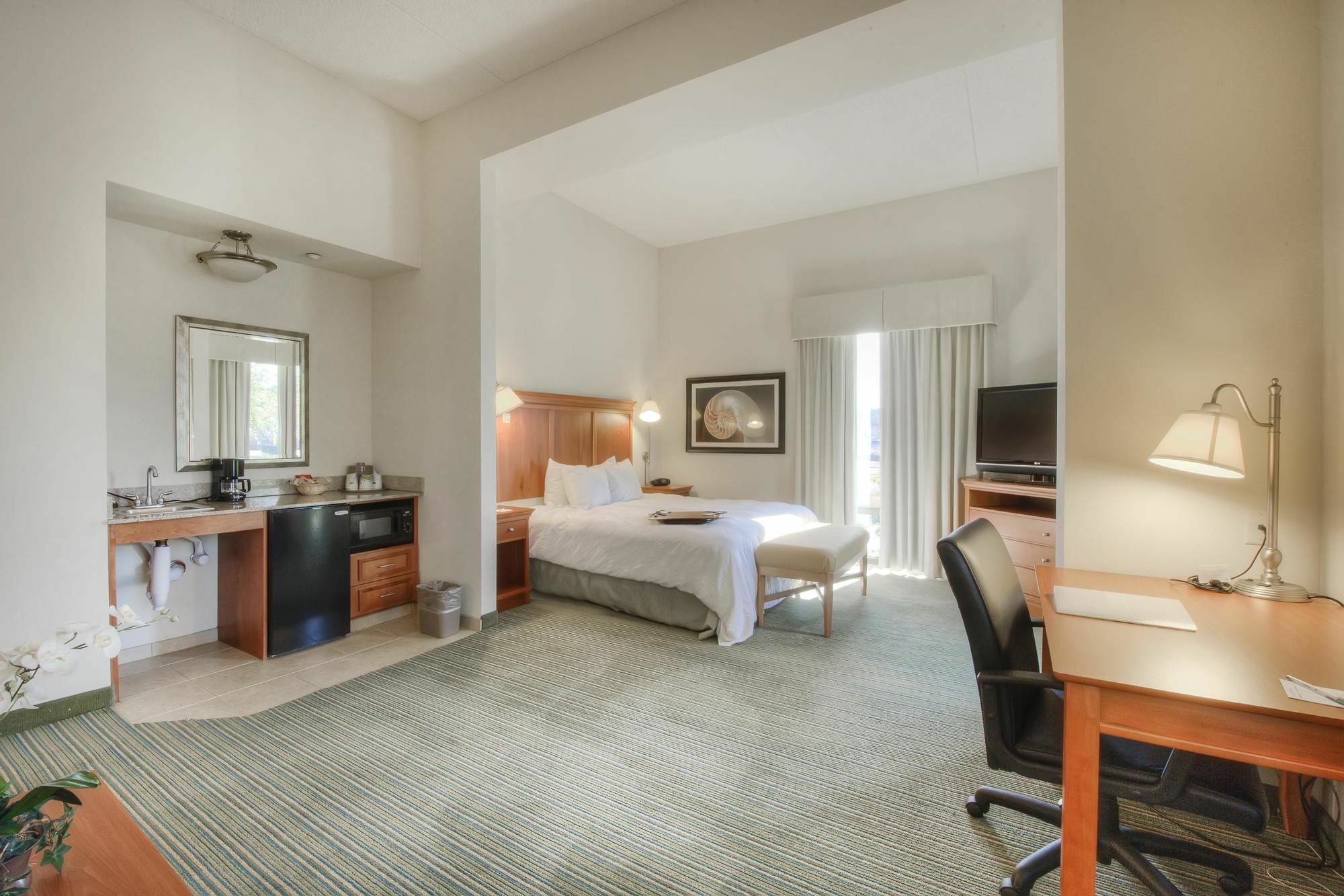 Hotel Hampton Area 3*