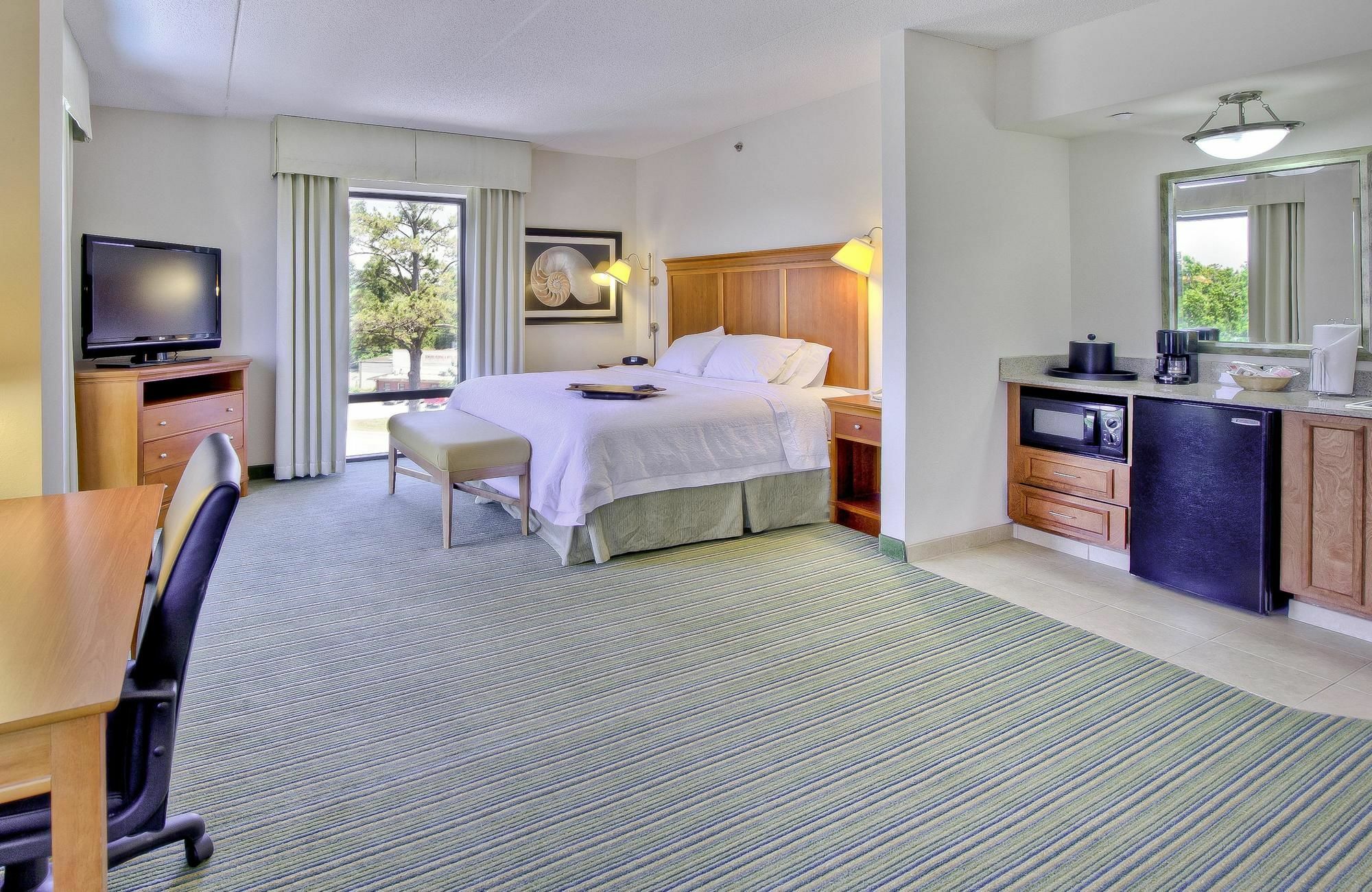 Hampton Area Hotel 3*